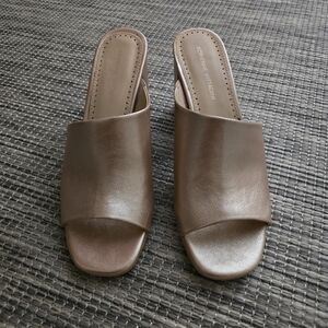 Adrienne Vittadini Women's Rose Gold Slide Sandals